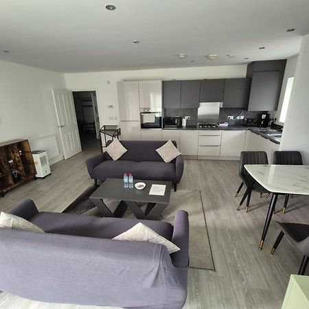 Luxury 2Bedroom - 2Bath - Prime Location - Patio Harrow on the Hill Kültér fotó