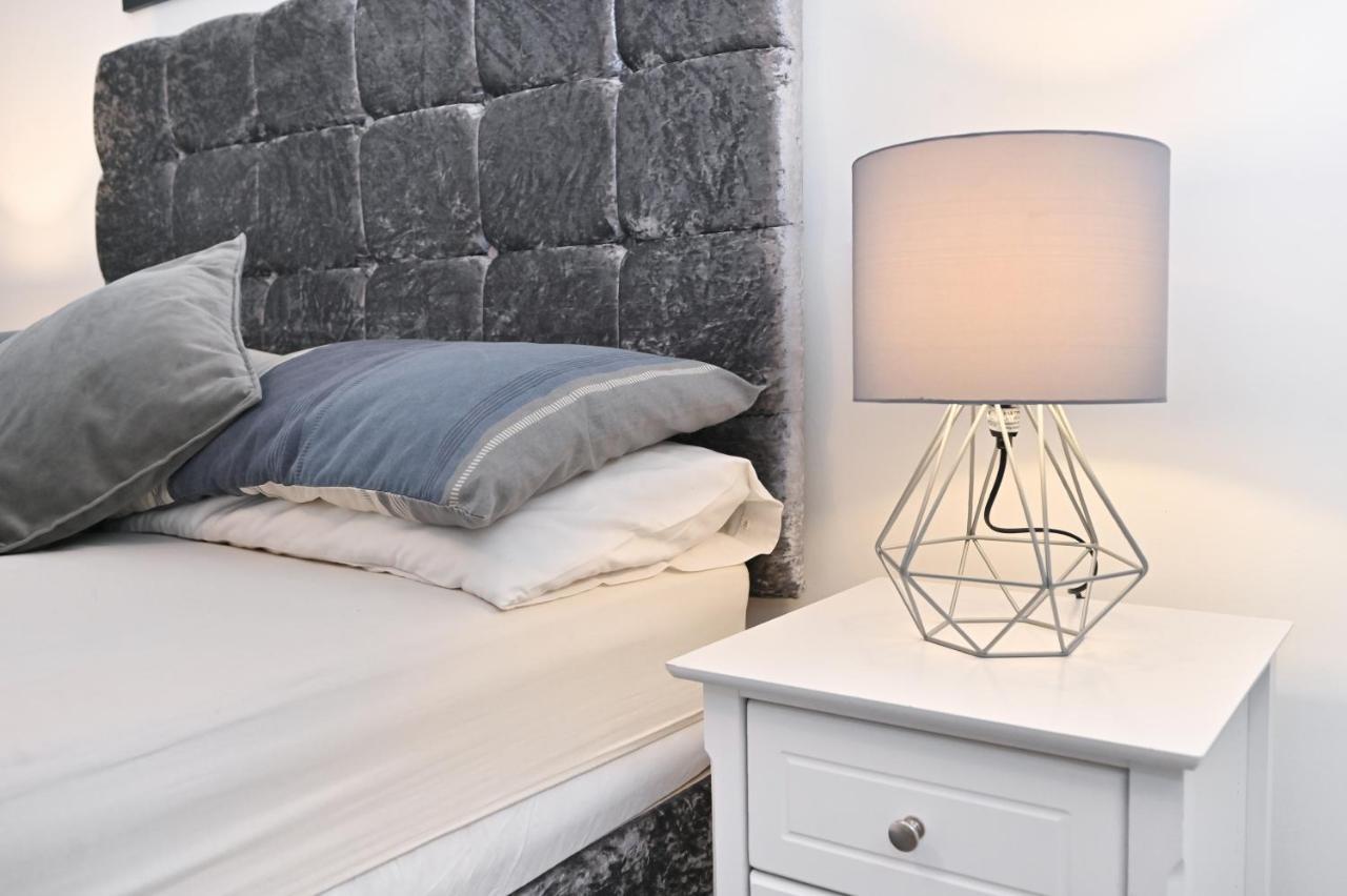 Luxury 2Bedroom - 2Bath - Prime Location - Patio Harrow on the Hill Kültér fotó