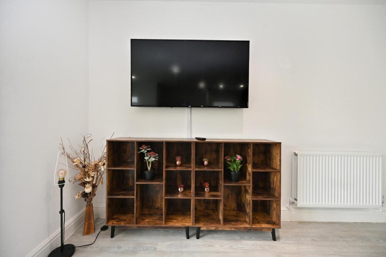 Luxury 2Bedroom - 2Bath - Prime Location - Patio Harrow on the Hill Kültér fotó
