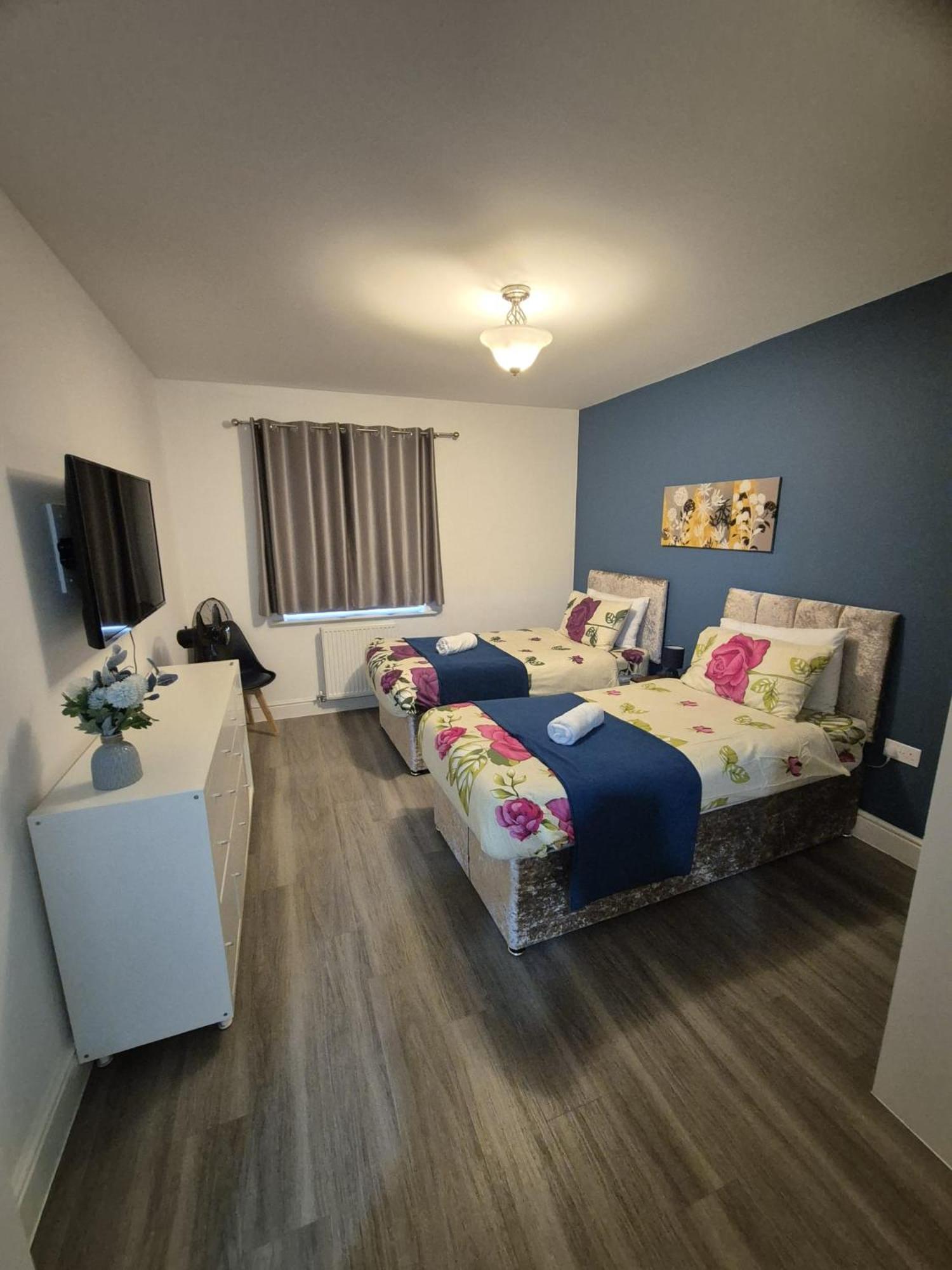 Luxury 2Bedroom - 2Bath - Prime Location - Patio Harrow on the Hill Kültér fotó